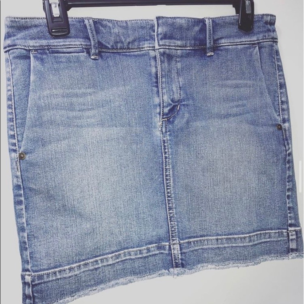 Adorable Ann Taylor Jean Shirt